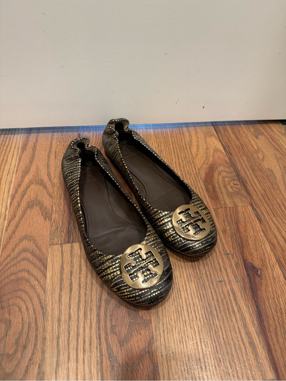 Tory Burch Black and Gold Logo-Embellished Reva Flats